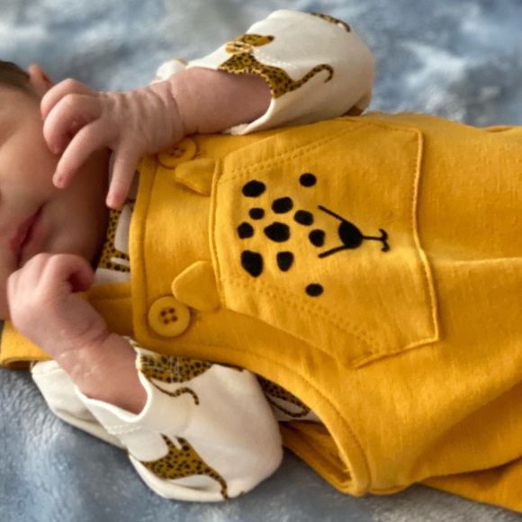 Organic Cotton Leopards Bodysuit and Overall Outfit - Picture 10 of 10